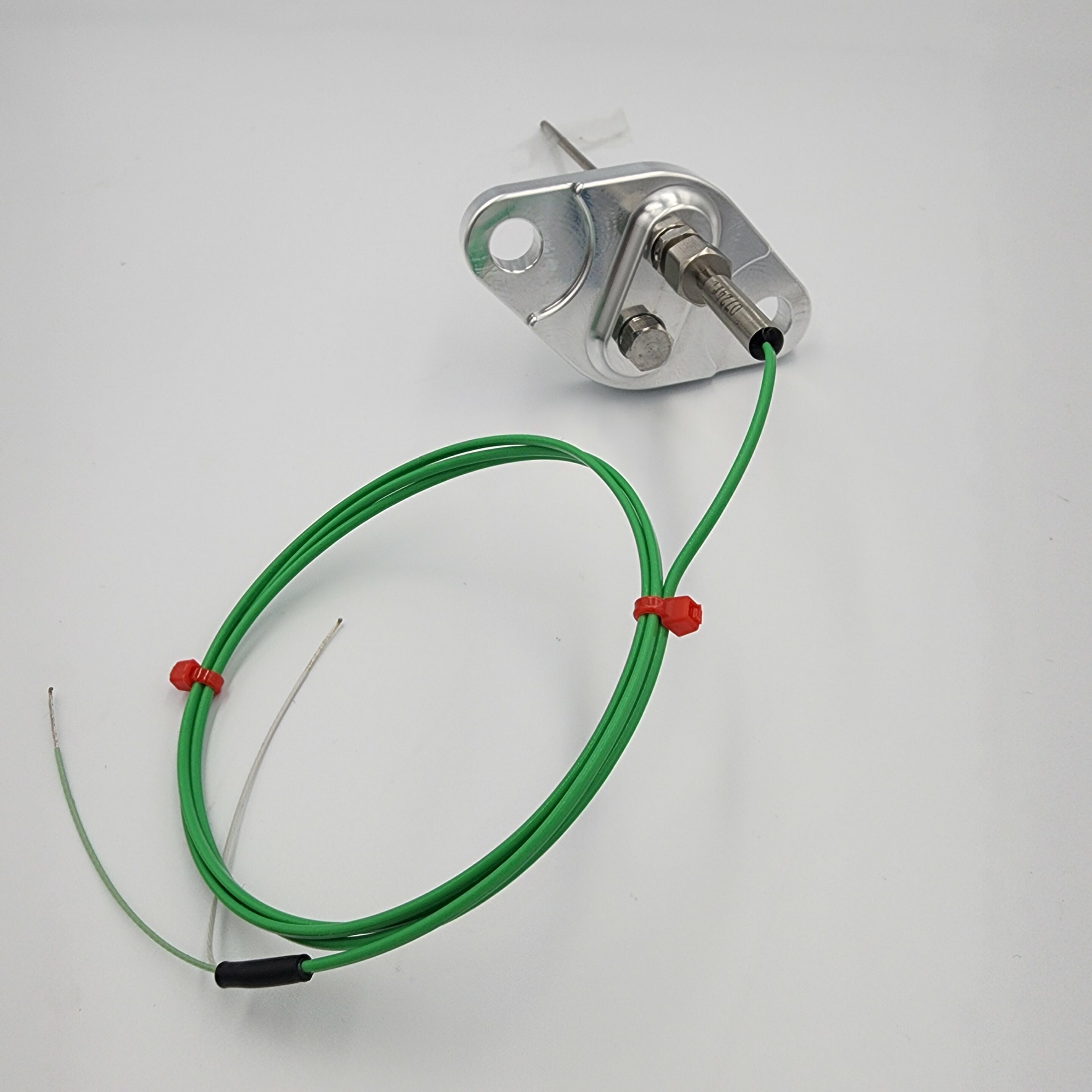 Metal sensor probe with a mounting plate